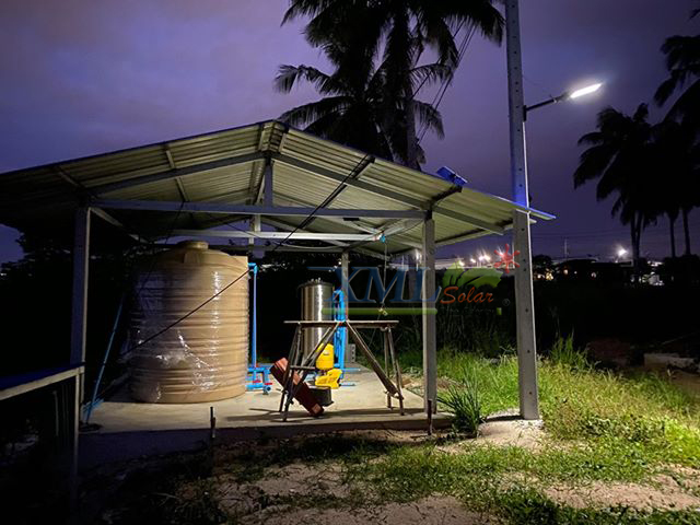 โคมไฟถนนโซล่าเซลล์ XML-Solar 200W (แสง : ขาว)(สว่างค้าง)