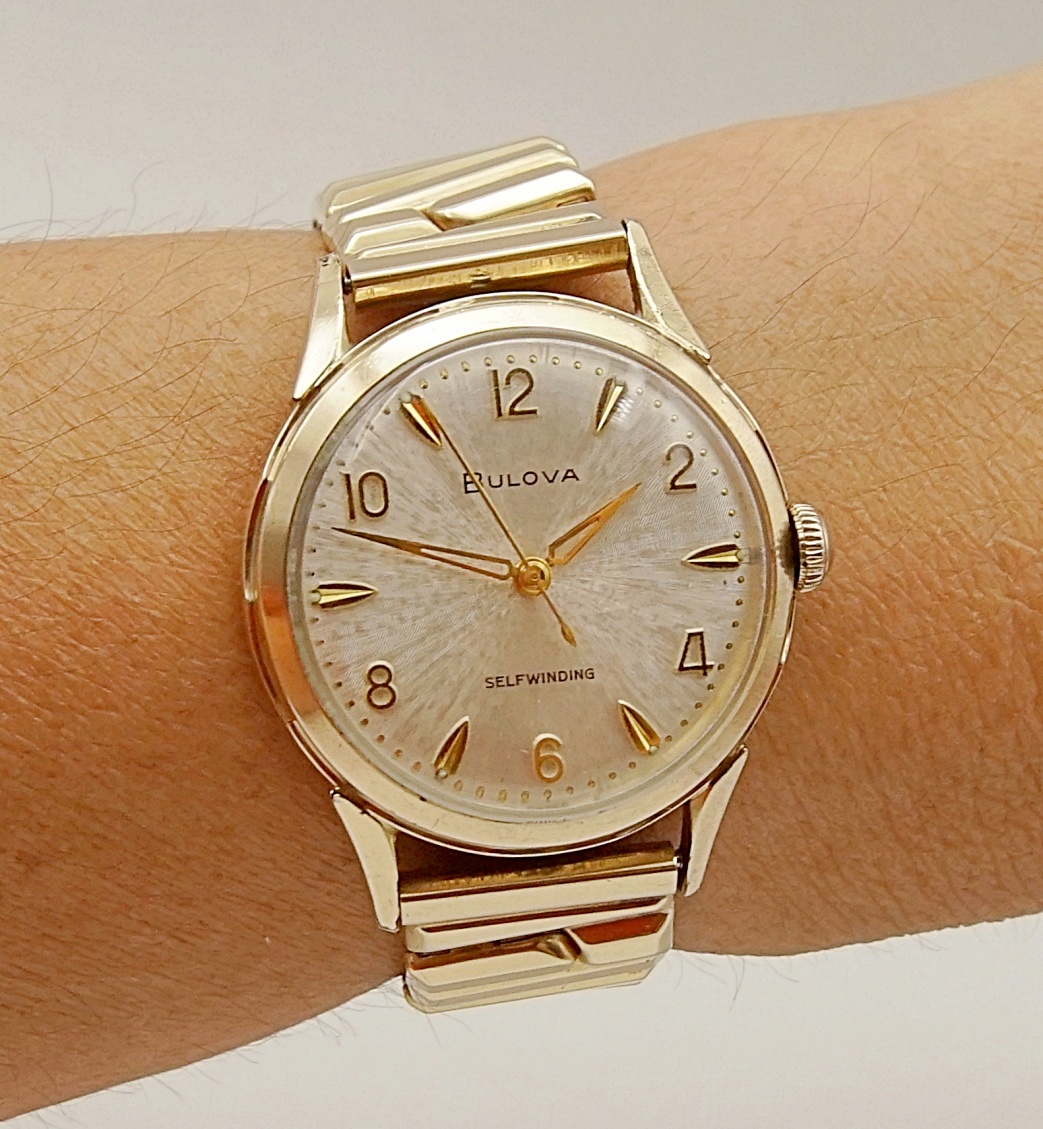 นาฬิกาเก่า BULOVA ออโตเมติก พร้อมกล่อง