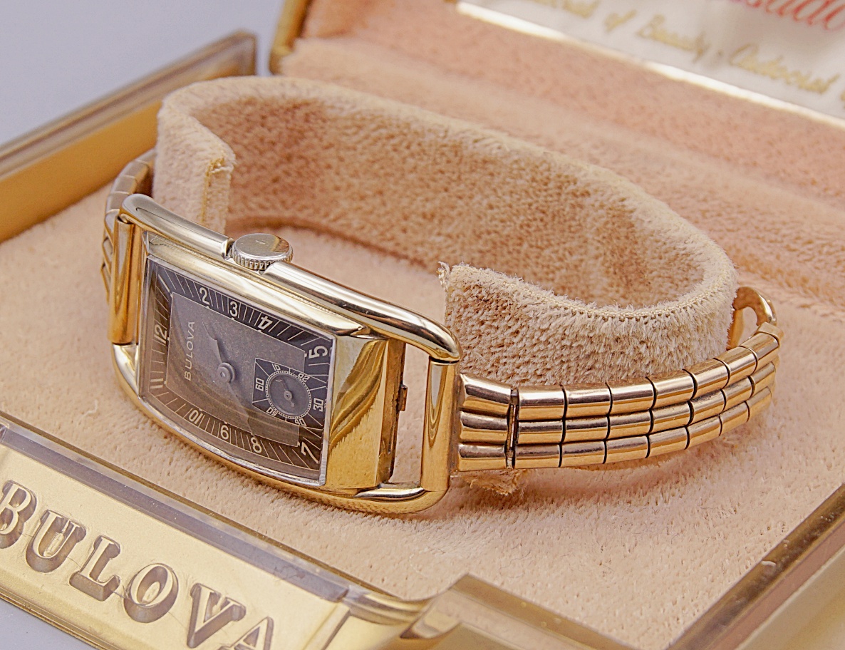 นาฬิกาเก่า BULOVA ไขลานสองเข็มครึ่ง พร้อมกล่อง