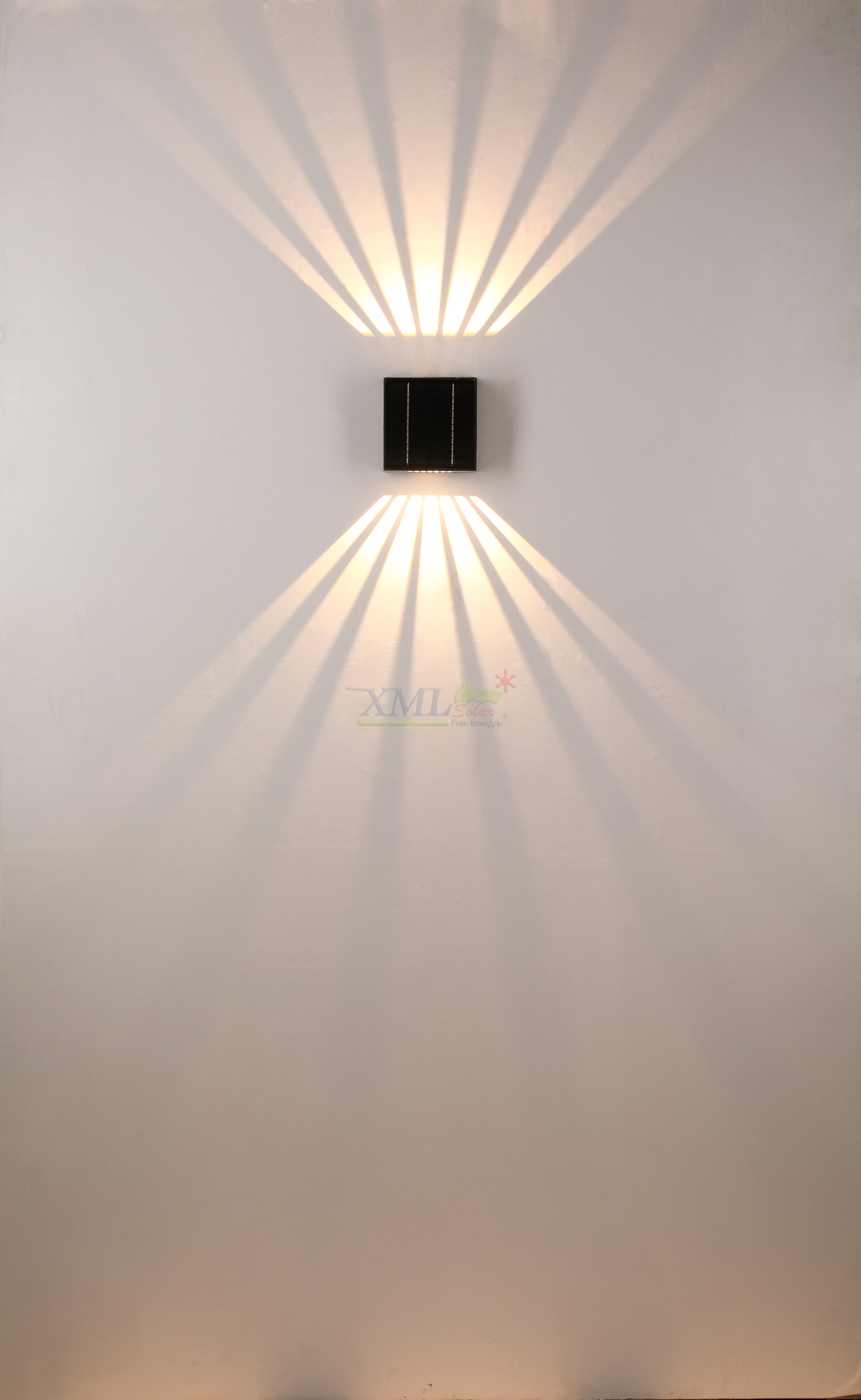 โคมไฟติดผนังโซล่าเซลล์ Luxury Design ส่องบนล่าง รุ่น TB-282 (เปิดได้ 2 แสง)