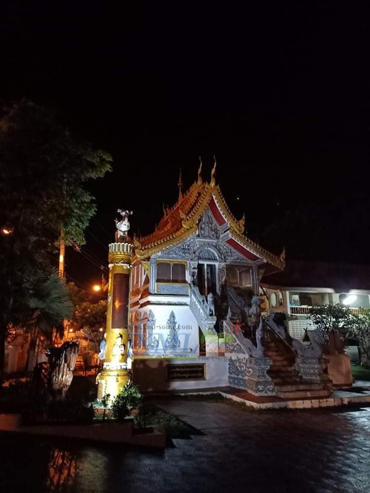 รุ่นประหยัด ไฟสปอตไลท์โซล่าเซลล์ 100 W. รุ่น MODI x XML (เปิดได้ 3 แสง)