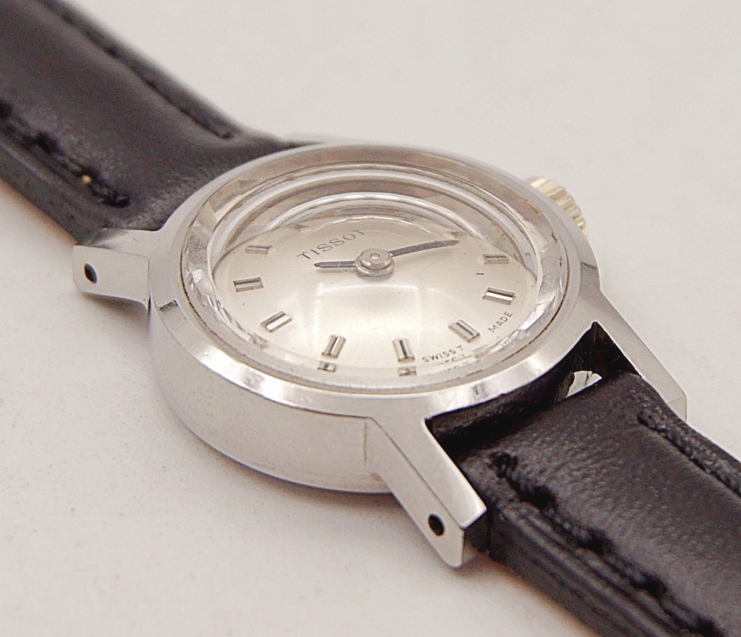 นาฬิกาเก่า TISSOT ไขลาน (นาฬิกาผู้หญิง)