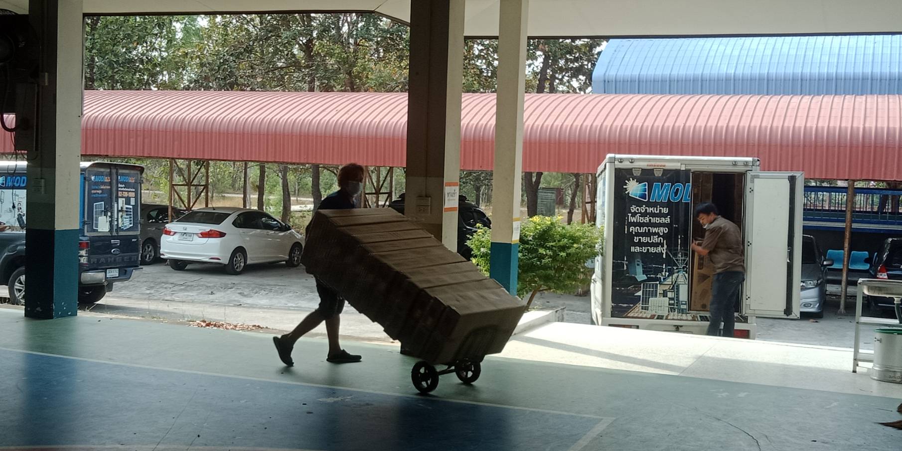 โคมไฟถนนโซล่าเซลล์ Modi x XML รุ่น MD-SLT17-400W (แสง : ขาว)(Motion sensor + สว่างค้าง)