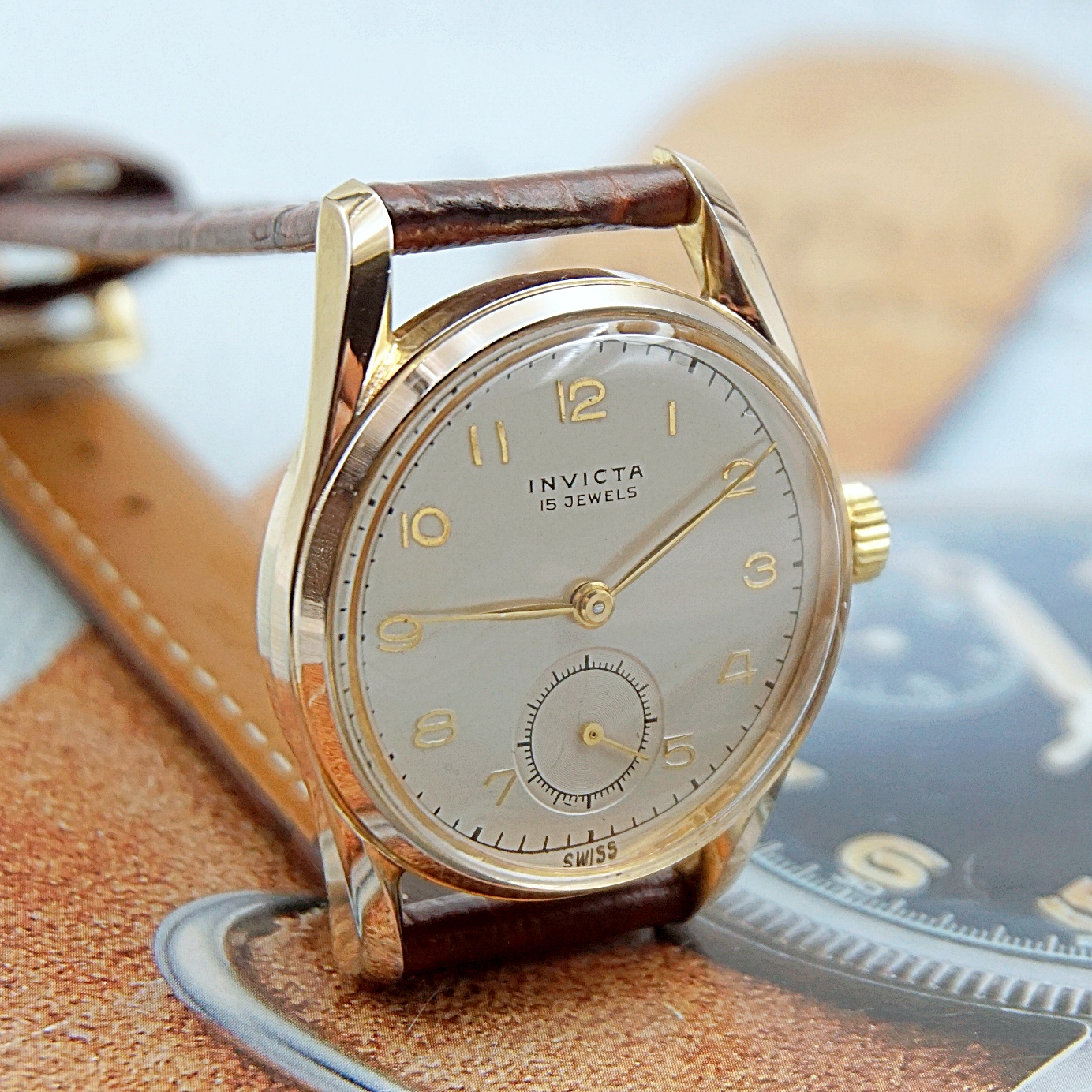 นาฬิกาเก่า INVICTA ไขลานสองเข็มครึ่ง