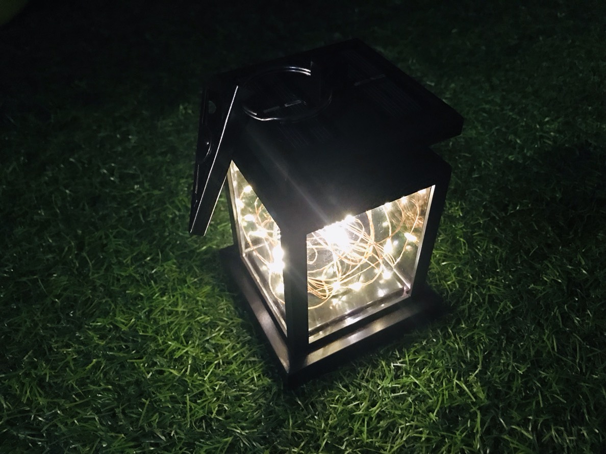 ไฟห้อยโซล่าเซลล์ ทรงสี่เหลียม สีดำ 30 SMD LED (แสง:เหลืองวอมไวท์)