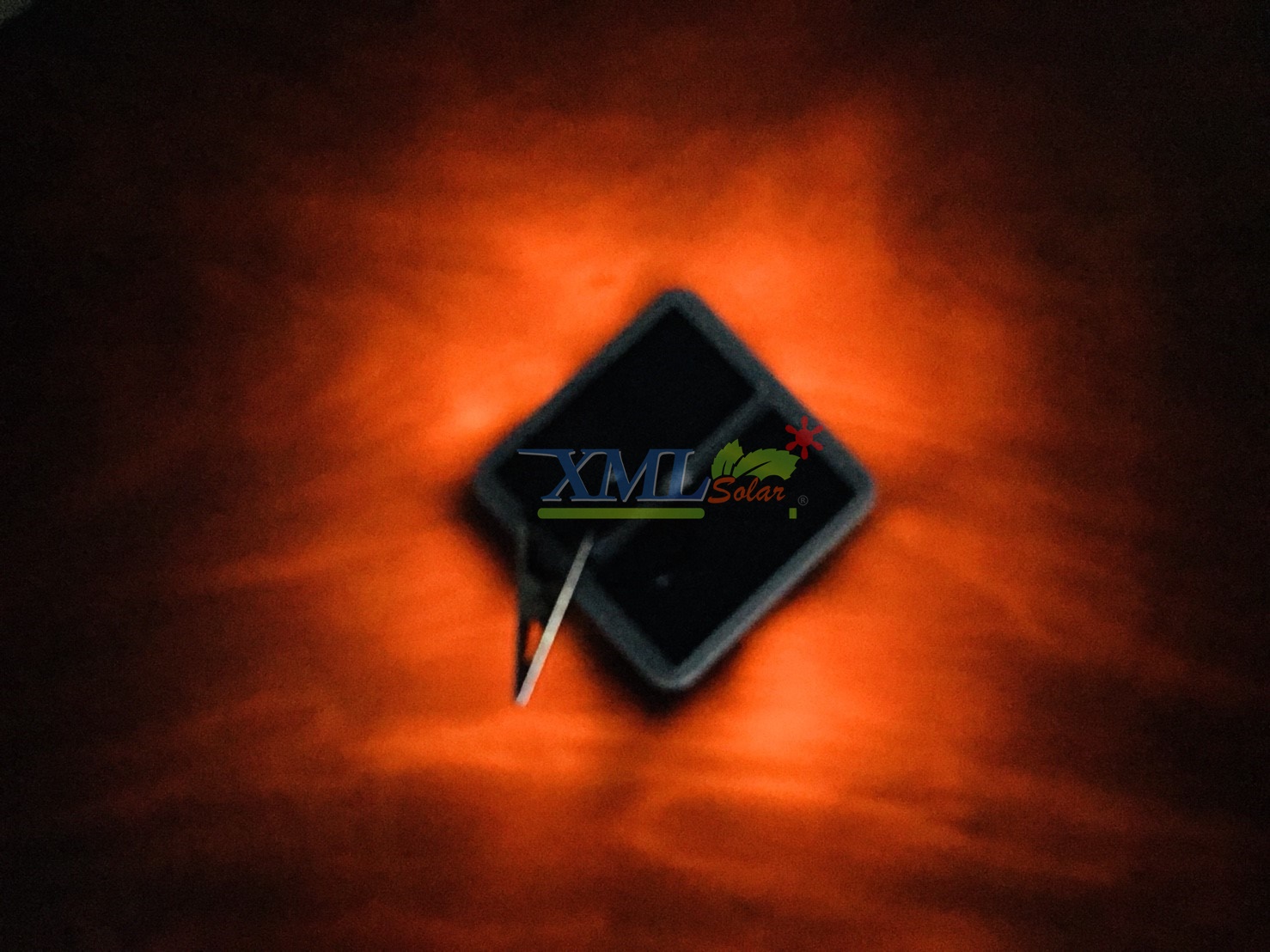 ไฟห้อยโซล่าเซลล์ ทรงสี่เหลียม ตาข่าย (แสง: เปลวไฟเหลืองวอมไวท์)