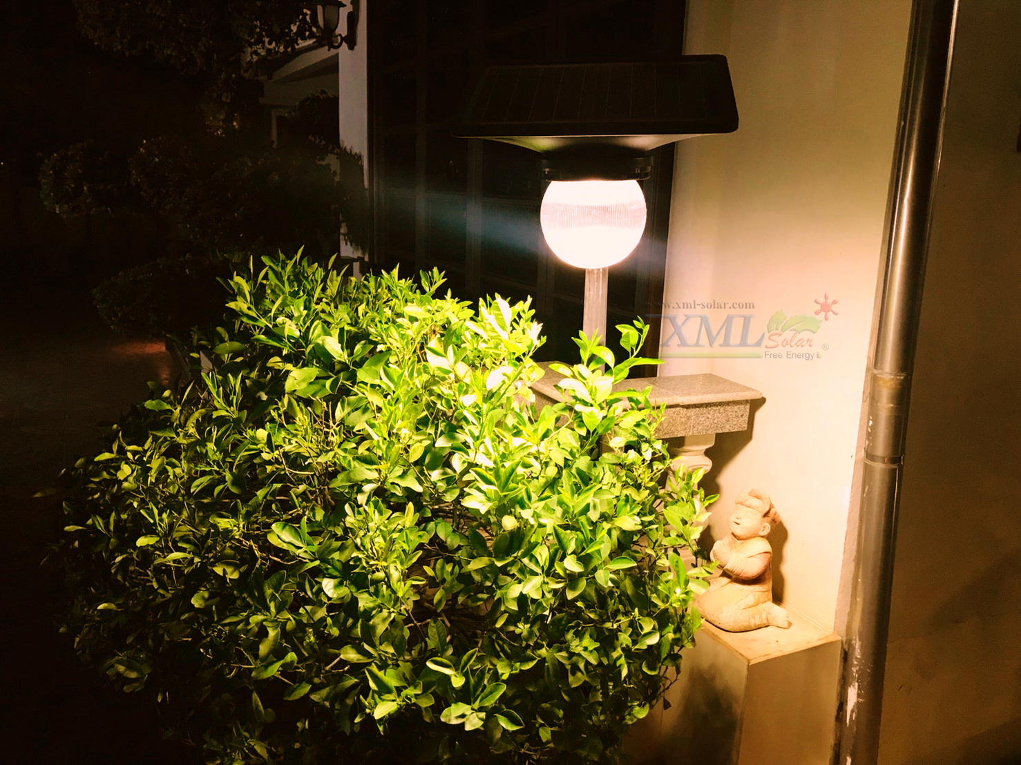 โคมไฟกิ่งโซล่าเซลล์ รุ่น solar nest (550 lm.) (แสง: เหลืองวอมไวท์)