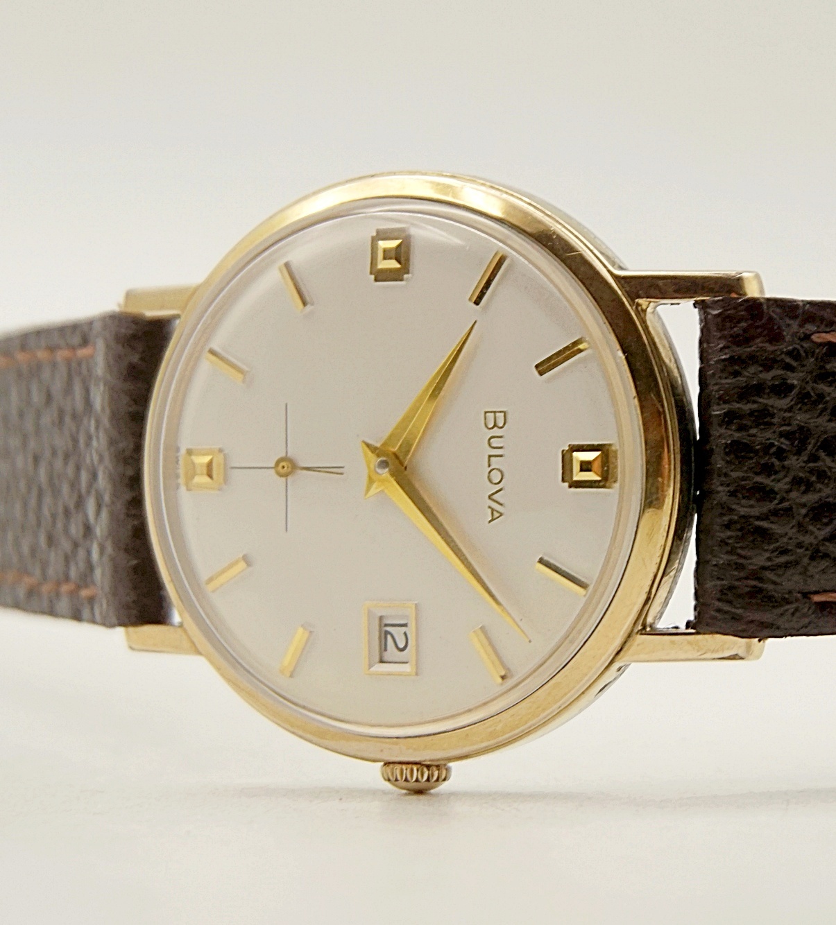นาฬิกาเก่า BULOVA ไขลานสองเข็มครึ่ง