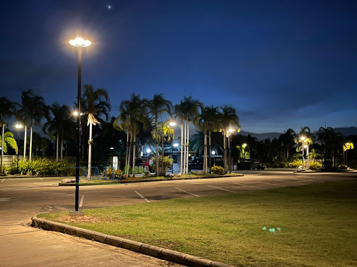 เสาไฟสนาม เหล็กพ่นสีดำ (ปลาย 3 นิ้ว)