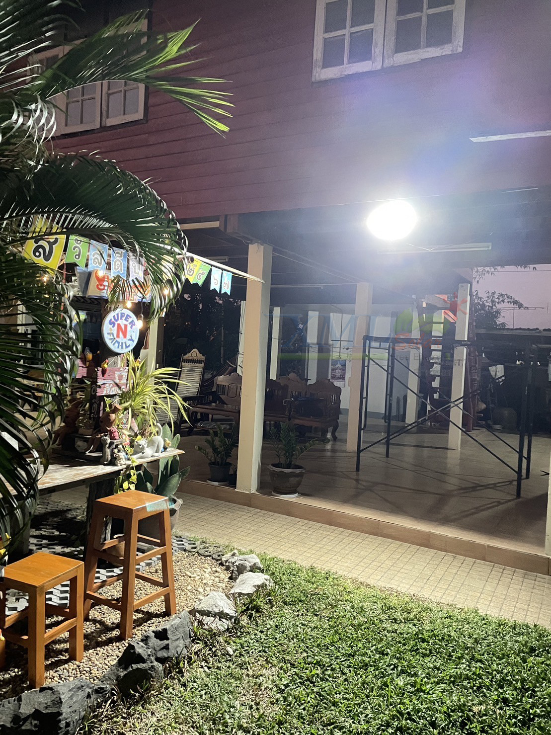 รุ่นประหยัด ไฟสปอตไลท์โซล่าเซลล์ 200 W. รุ่น MODI x XML (เปิดได้ 3 แสง)