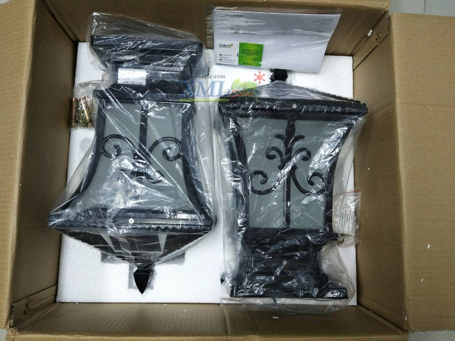 โคมไฟหัวเสาโซล่าเซลล์ + AC ทรง Grand เเบบที่ 2 (สีดำ) (เเสง : ขาว + เหลืองวอมไวท์) (45 cm.)