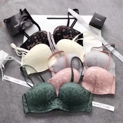 บราลูกไม้ ถอดสายใส่เป็นเกาะอกได้ ไร้โครง เสริมฟองน้ำดันอกชิด 32 34 36 มี 5 สี ดำ ครีม เทา ชมพู เขียว ราคาส่ง 3 ชิ้นคละกับแบบอื่นได้ 290