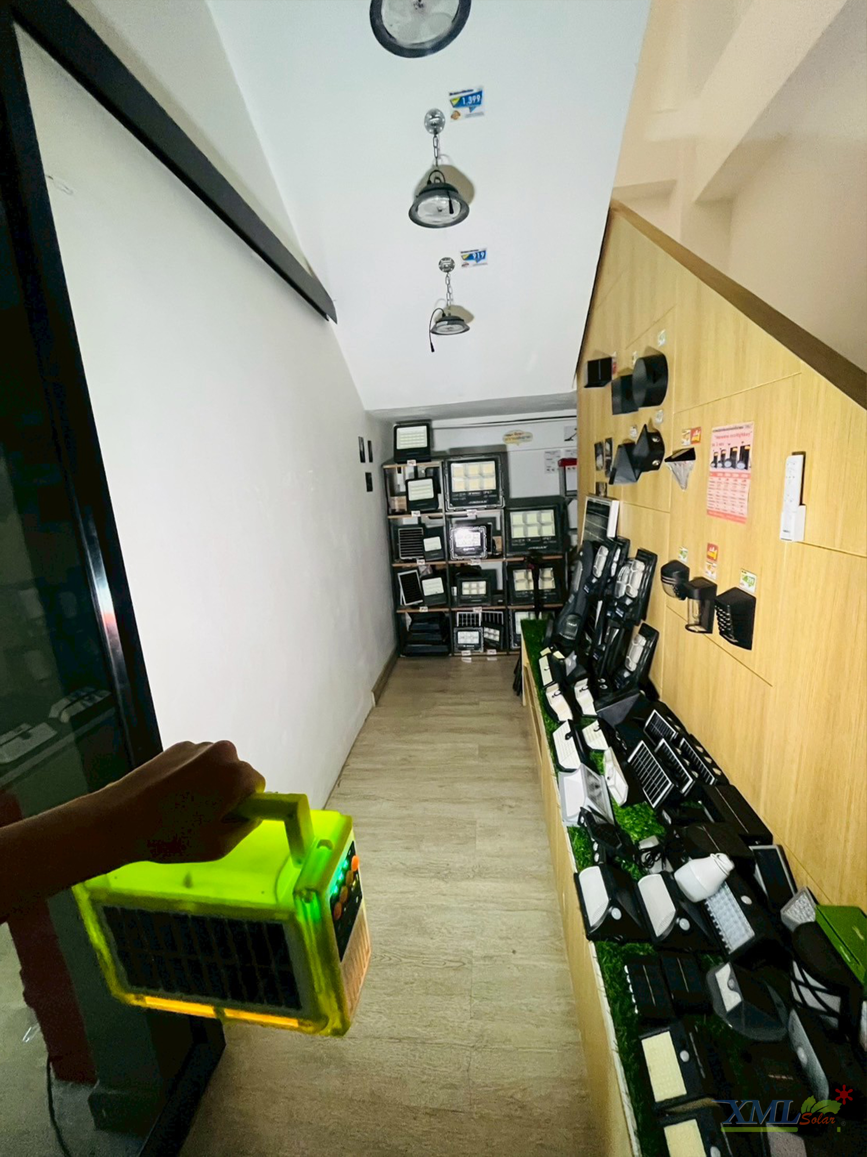 ไฟฉายอเนกประสงค์โซล่าเซลล์ รุ่น LSXML-235