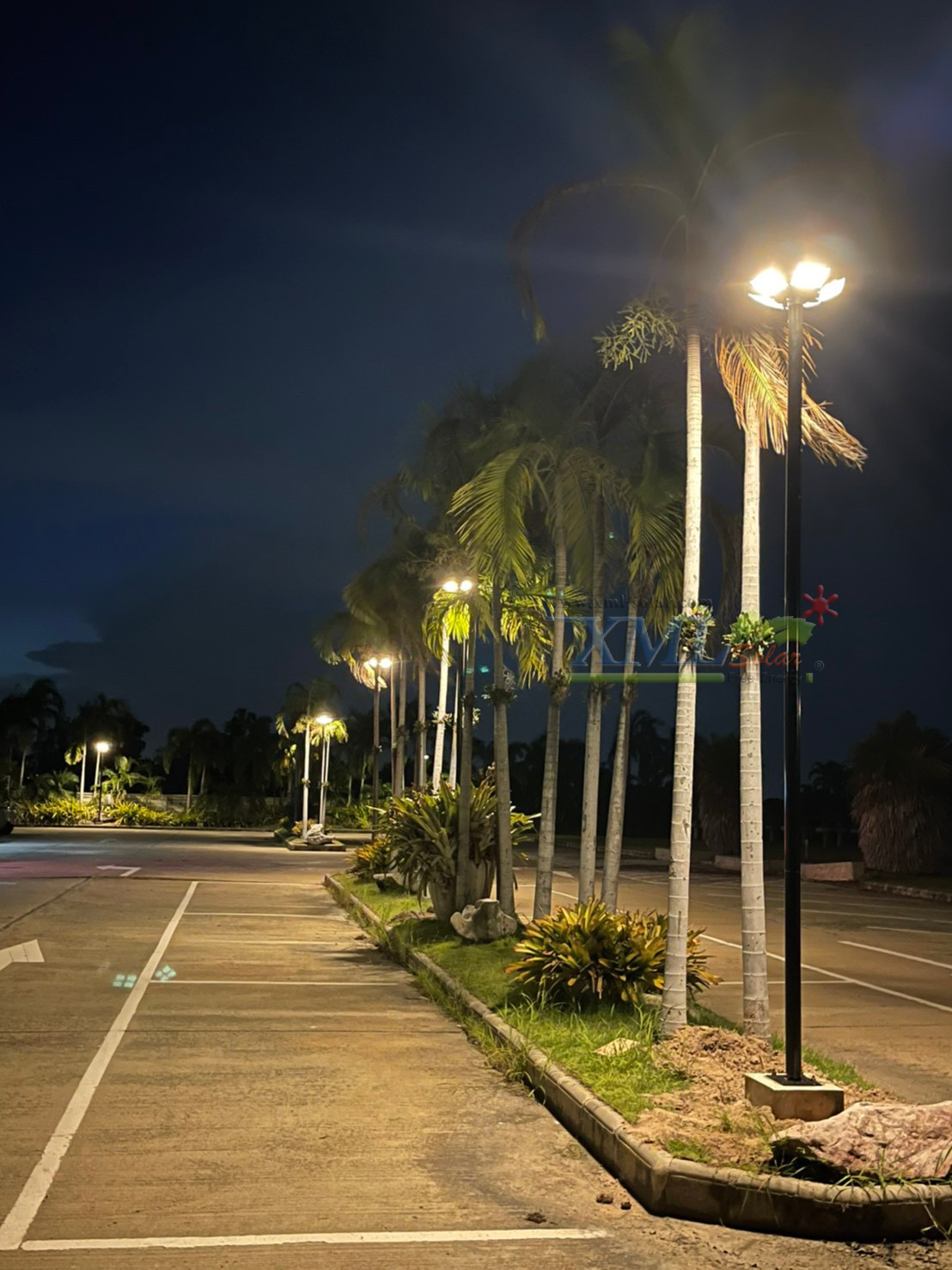 เสาไฟสนาม เหล็กพ่นสีดำ (ปลาย 3 นิ้ว)