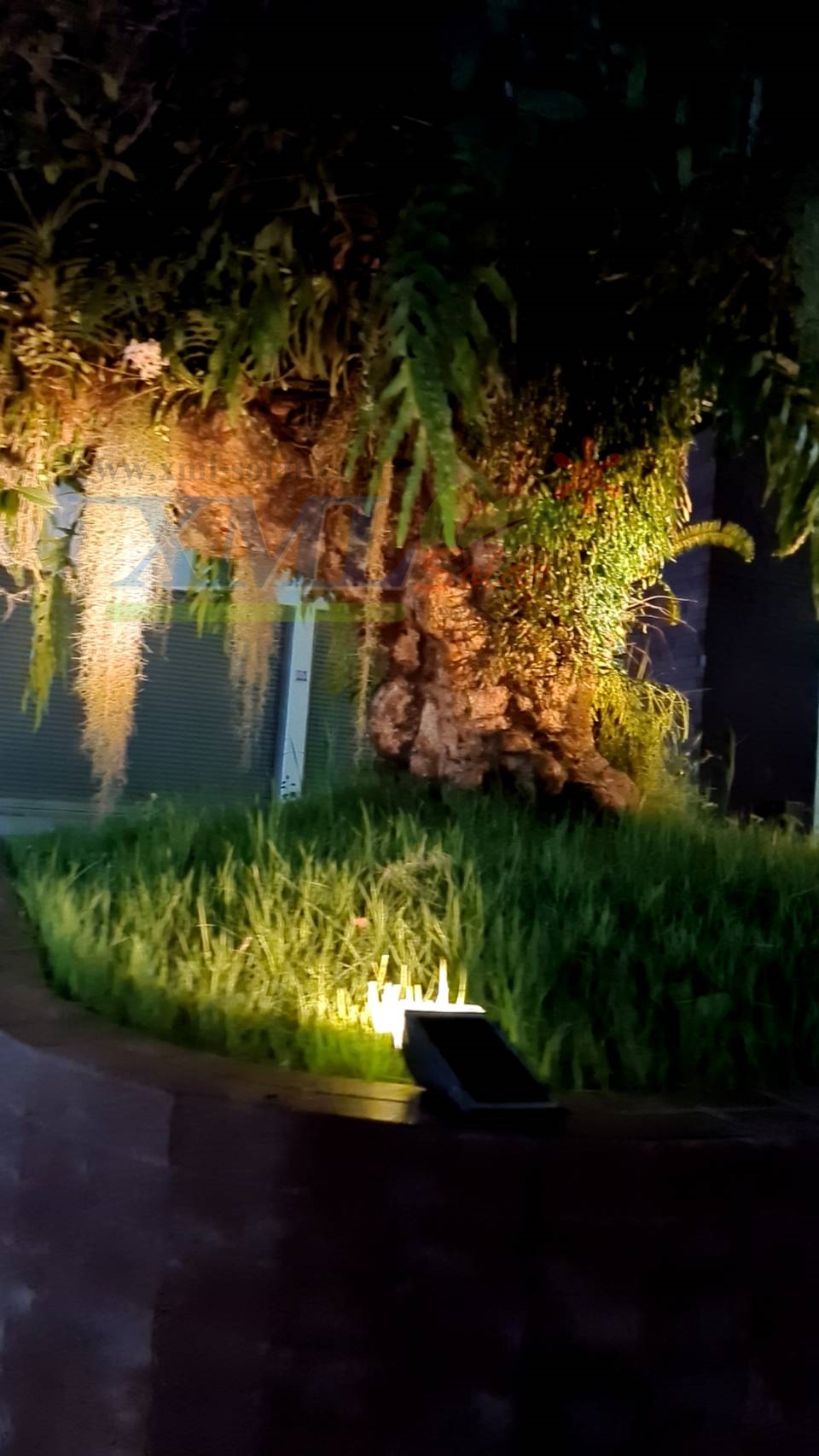 สปอร์ตไลท์ปักสนามโซล่าเซลล์ รุ่น SSL-001