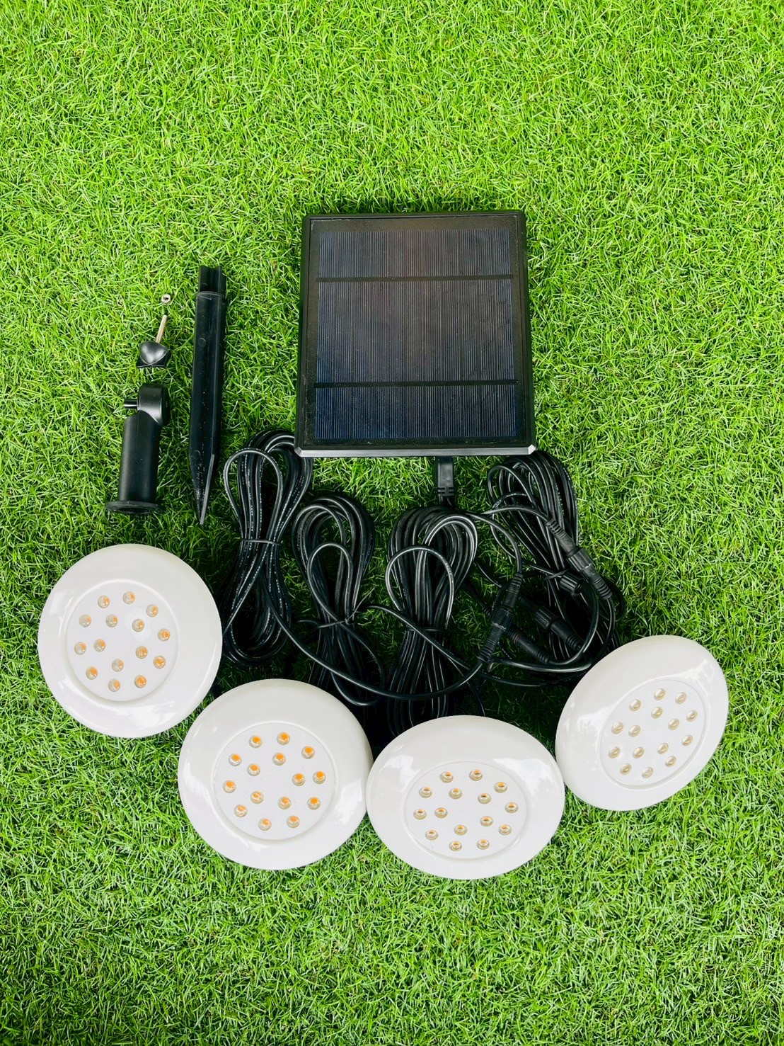 ไฟโซล่าเซลล์ ส่องใต้น้ำ 4 หัว รุ่น YCD-45S (เเสง : เหลืองวอมไวท์)