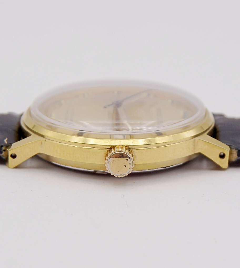 นาฬิกาเก่า NISUS ไขลาน