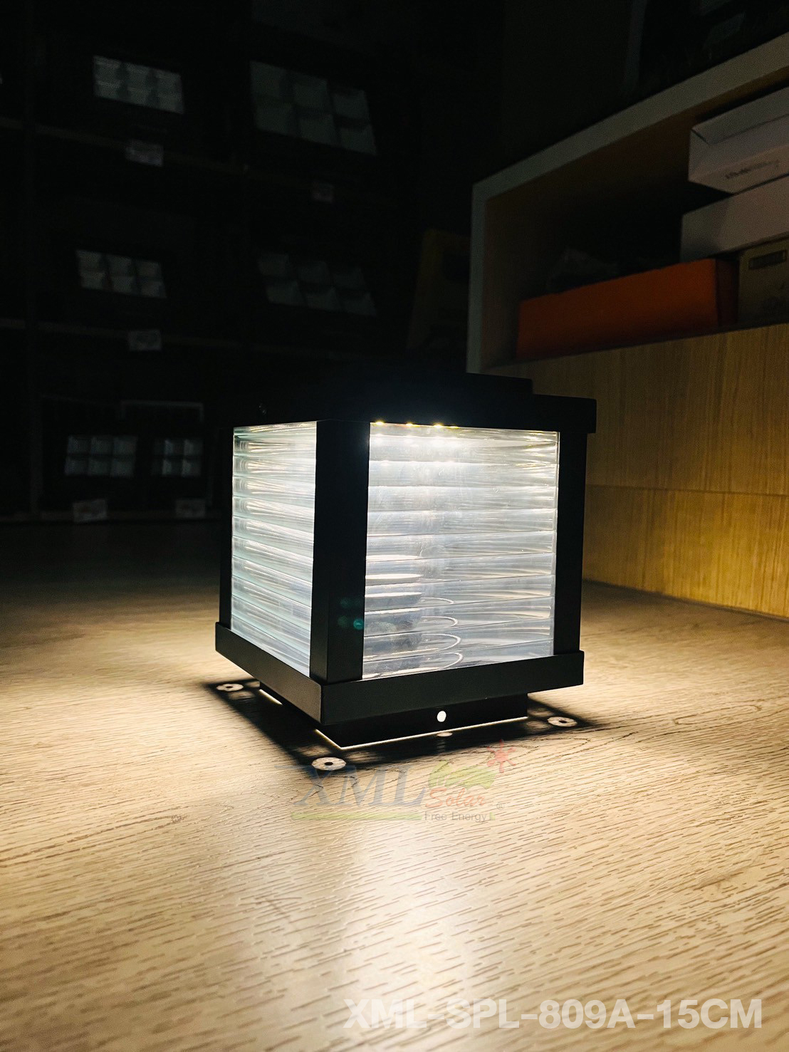 โคมไฟหัวเสาโซล่าเซลล์ รุ่น SPL-809 (เปิดได้ 3 แสง)