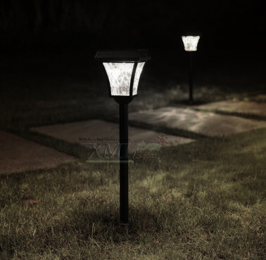 โคมไฟปักสนามโซล่าเซลล์ รุ่นใหม่ ระบบสัมผัส (เเสง : ขาว)