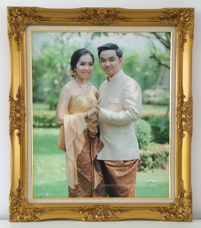 กรอบหลุยส์ไม้แท้ 20x24 นิ้ว สีทองพ่น พร้อมอัดเคลือบภาพ