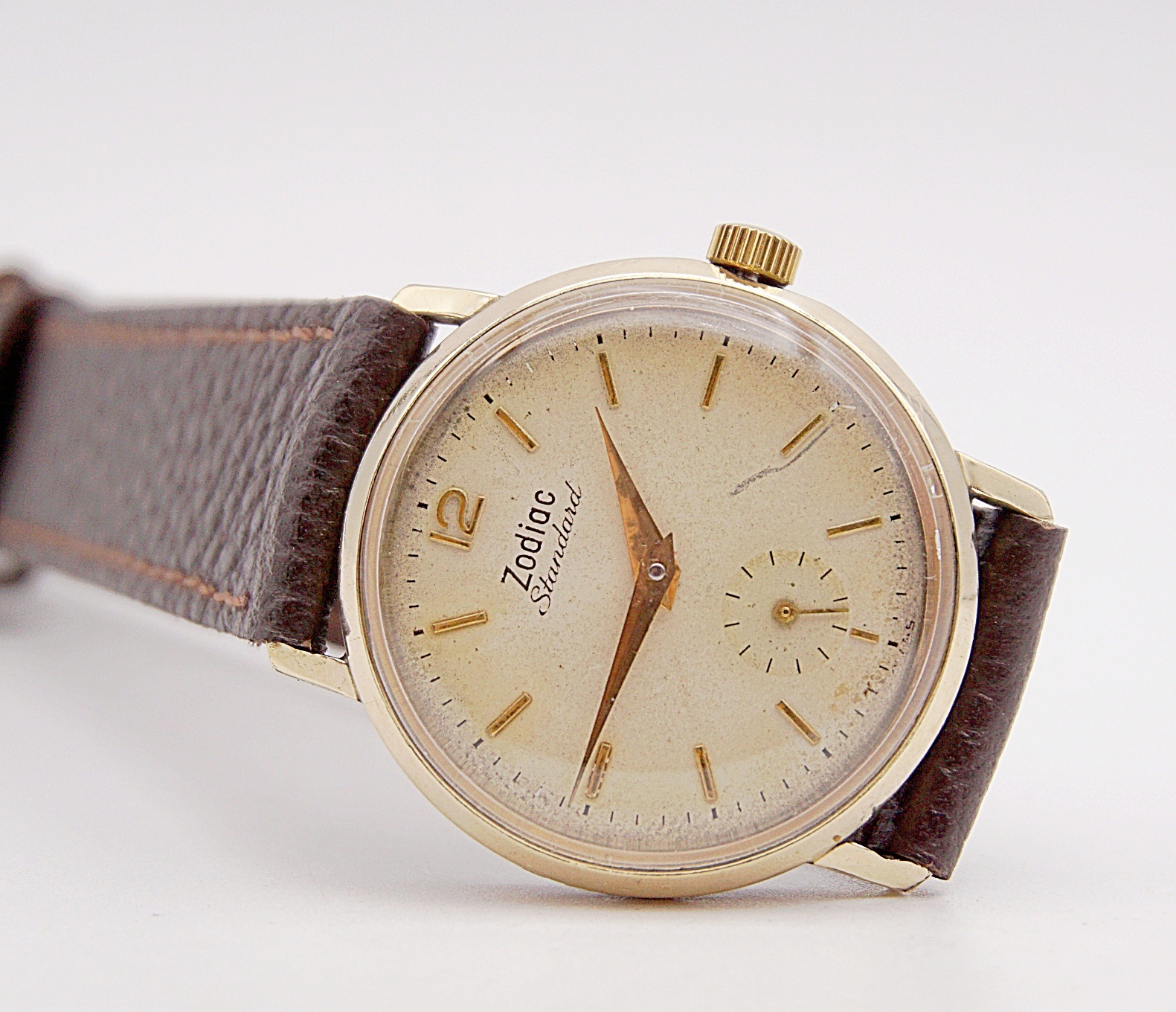 นาฬิกาเก่า ZODIAC ไขลานสองเข็มครึ่ง