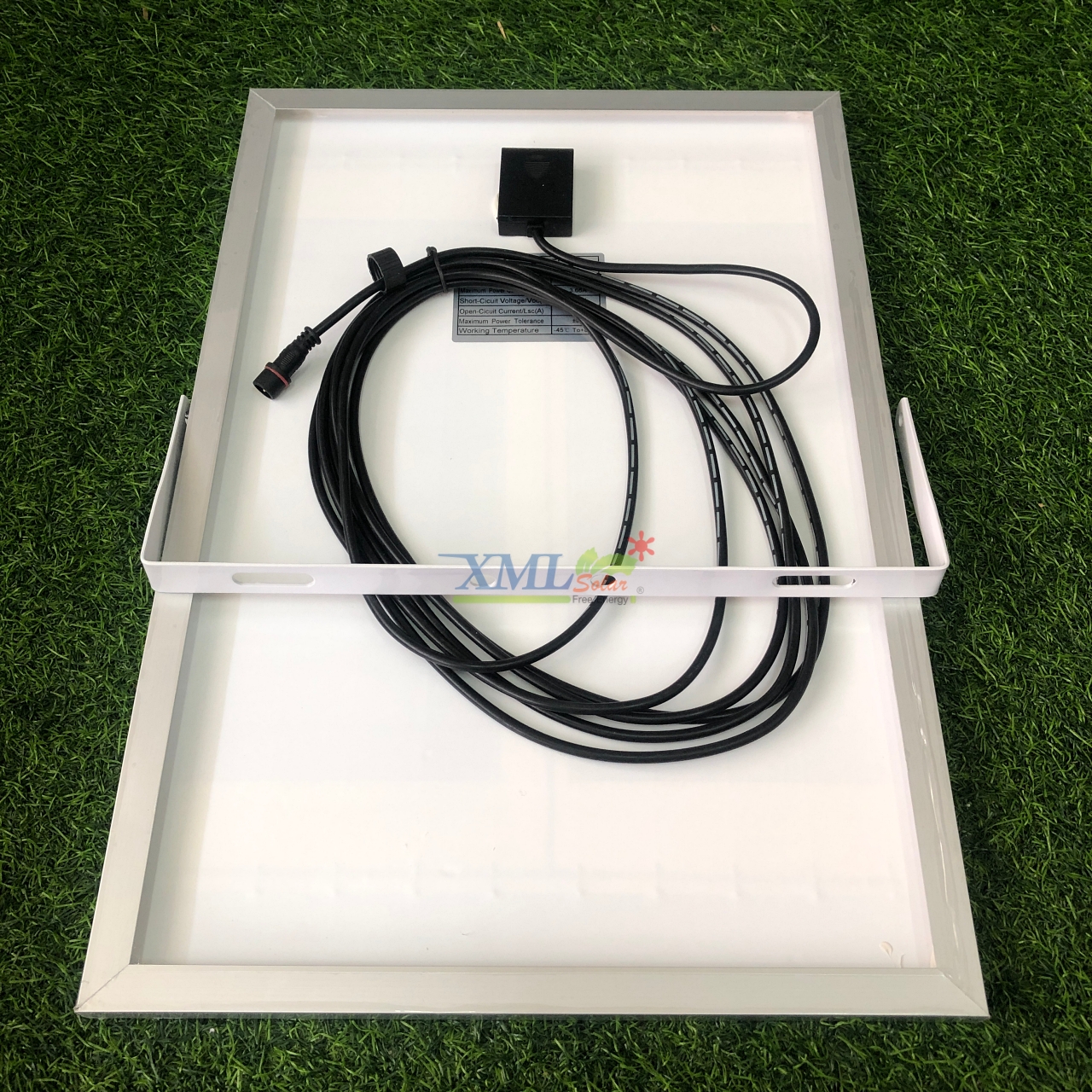 สปอร์ตไลท์โซล่าเซลล์ 60 W. รุ่นใหม่ JD8860L (แสง : เหลืองวอมไวท์)