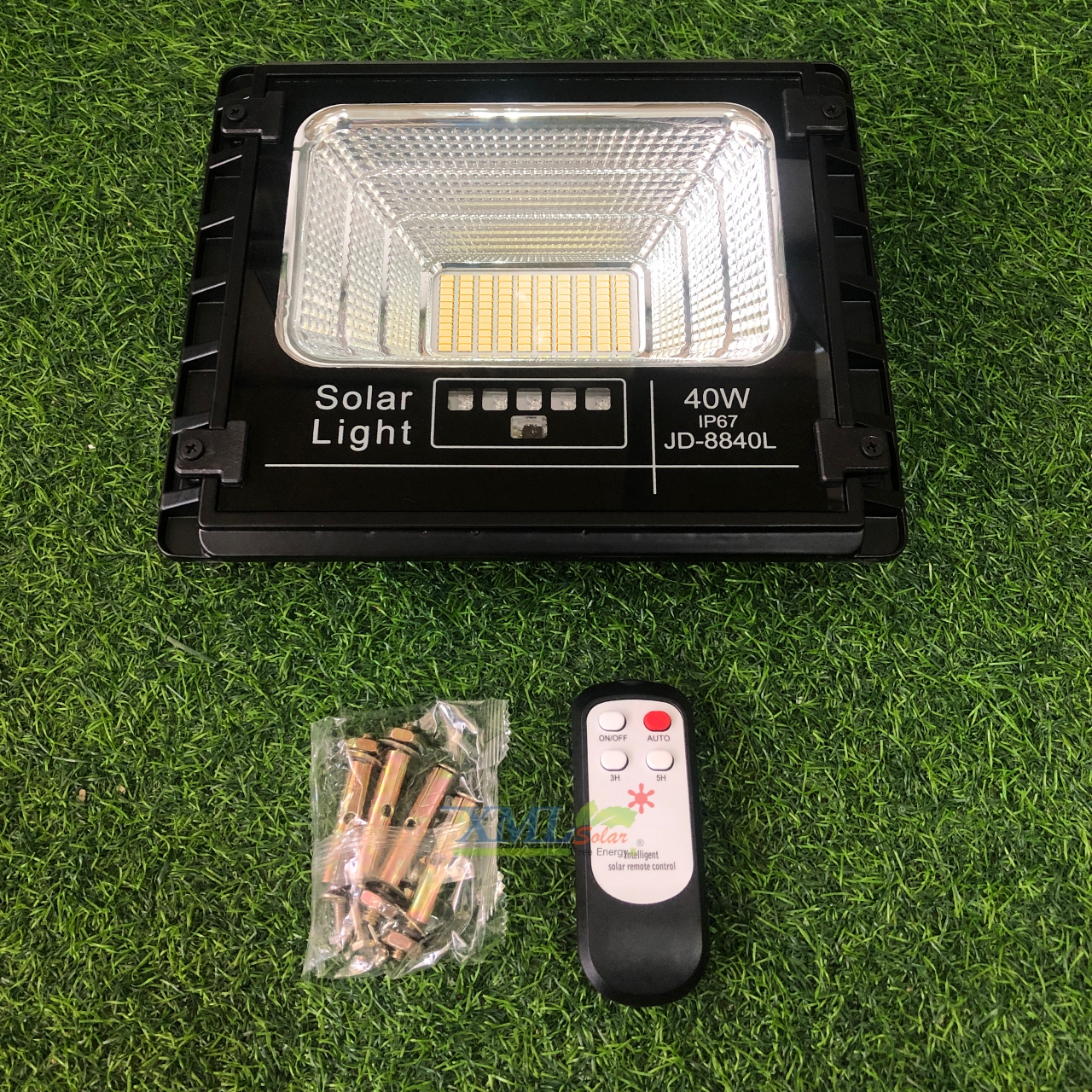 สปอร์ตไลท์โซล่าเซลล์ 40 W. รุ่นใหม่ JD8840L (แสง : เหลืองวอมไวท์)