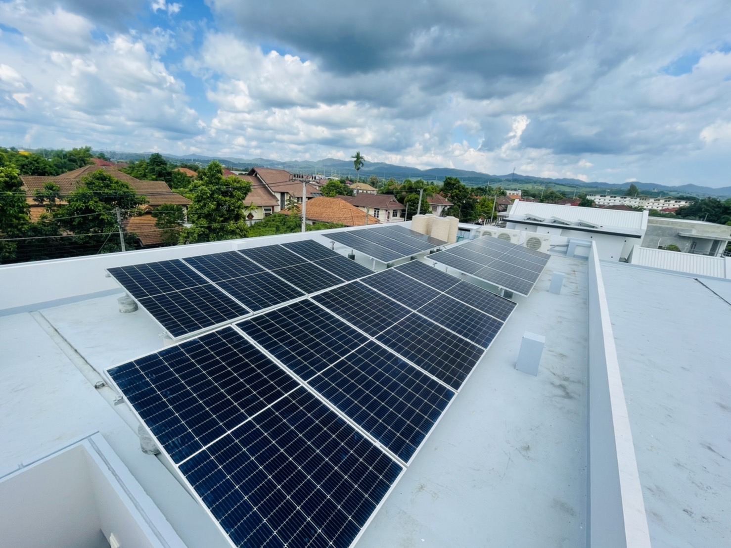 ระบบโซล่าเซลล์ติดหลังคา Enphase Solar Rooftop ขนาด 100.40 KW (ON-GRID) 3 Phase พร้อมติดตั้ง