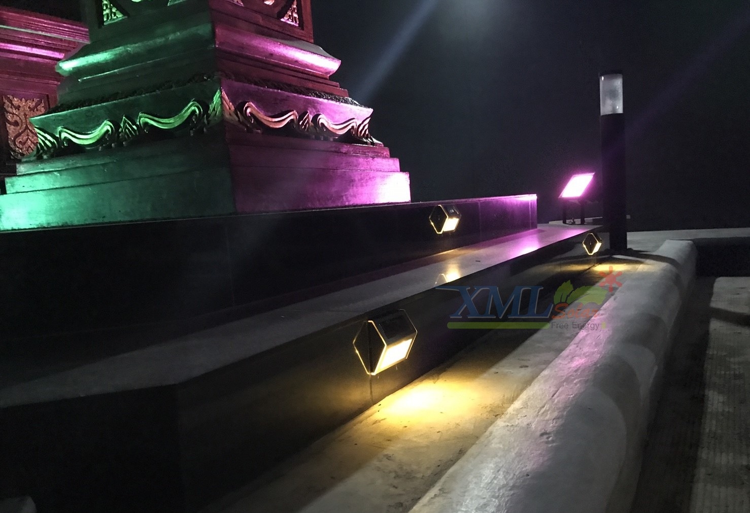 ไฟโซล่าเซลล์ติดบันได 3 LED V.2 (แสง : เหลืองวอมไวท์)