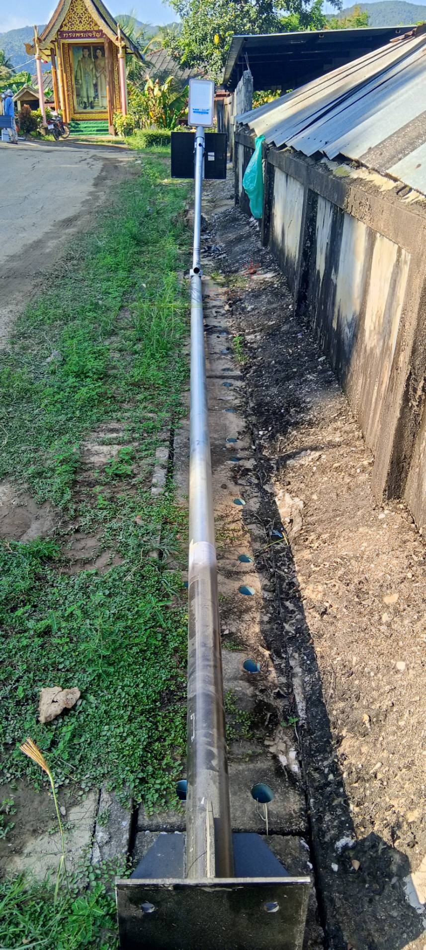 โคมไฟถนนโซล่าเซลล์ 400W รุ่น MD-SLT30-400W (แสง : ขาว)