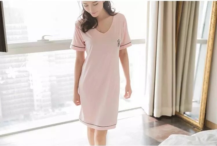 ชุดนอนผ้า โมดอล เนื้อผ้านิ่ม ใส่สบาย ฟรีไซส์ มี 2 สี ดำ โอรส ราคาส่ง 3 ชิ้น คละแบบได้ชุดละ 490 บาท