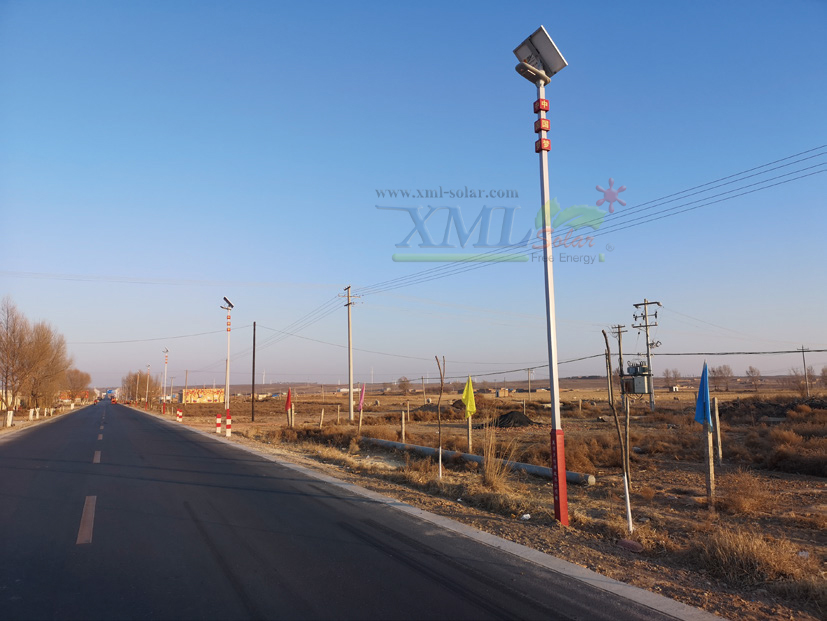 โคมไฟถนนโซล่าเซลล์อัจฉริยะ (รุ่น 9,000Lumens + แผง 100 W) (แสง : ขาว)