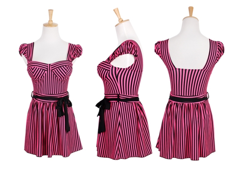 ชุดว่ายน้ำงาน vicki แบบ2ชิ้น มี4สี ส้ม,ดำ,ชมพู,เขียว มีไซส์ M,XL ราคาส่ง3 ชิ้นคละแบบได้ทั้งร้าน ชุดละ 890 บาทค่ะ