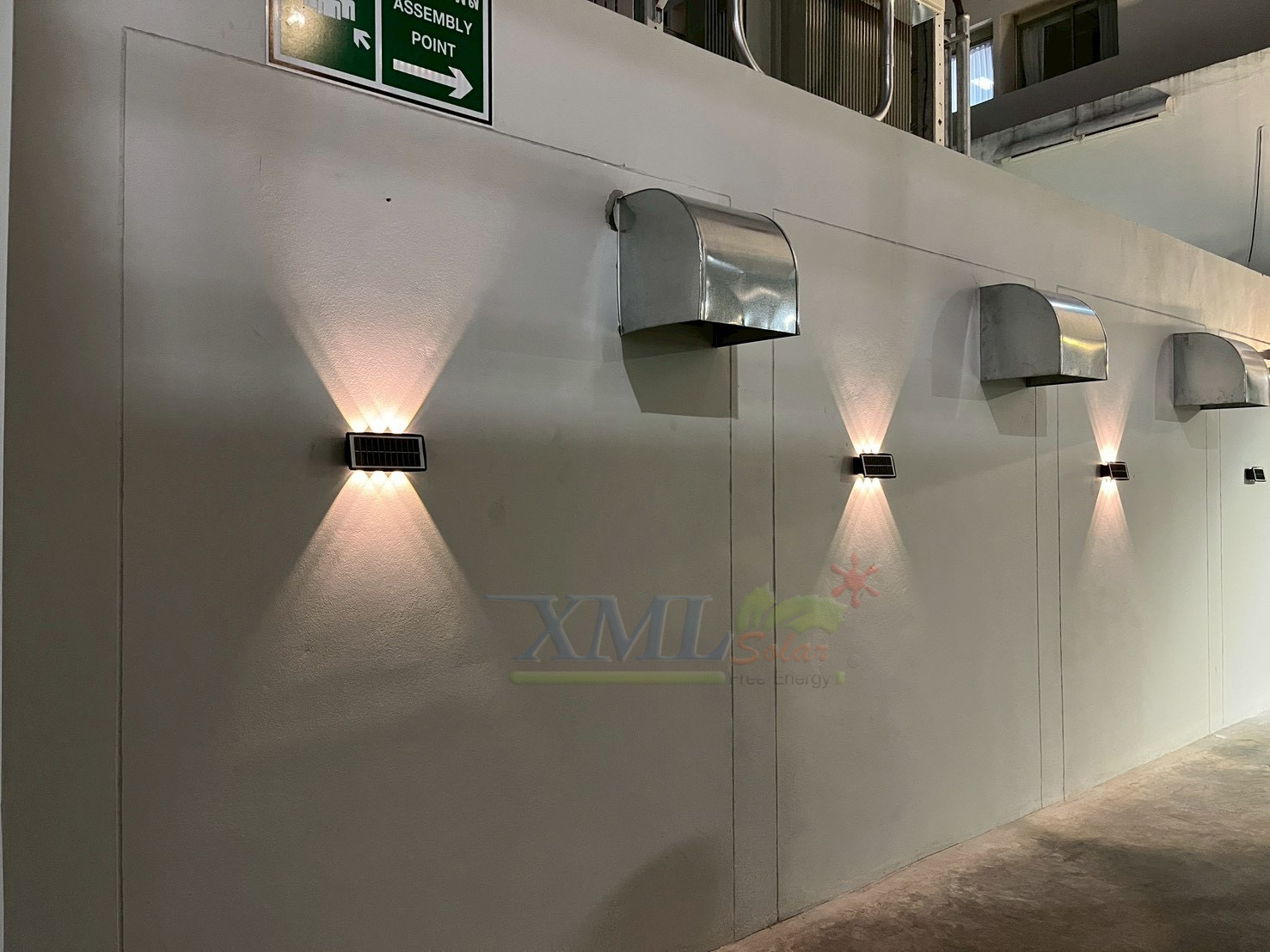 โคมไฟผนังโซล่าเซลล์ LED ส่องบน-ล่าง รุ่นใหม่!