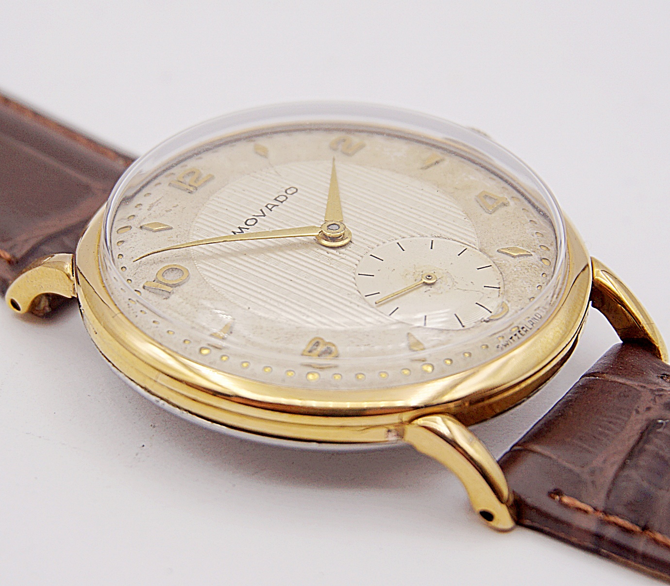 นาฬิกาเก่า MOVADO ไขลานสองเข็มครึ่ง