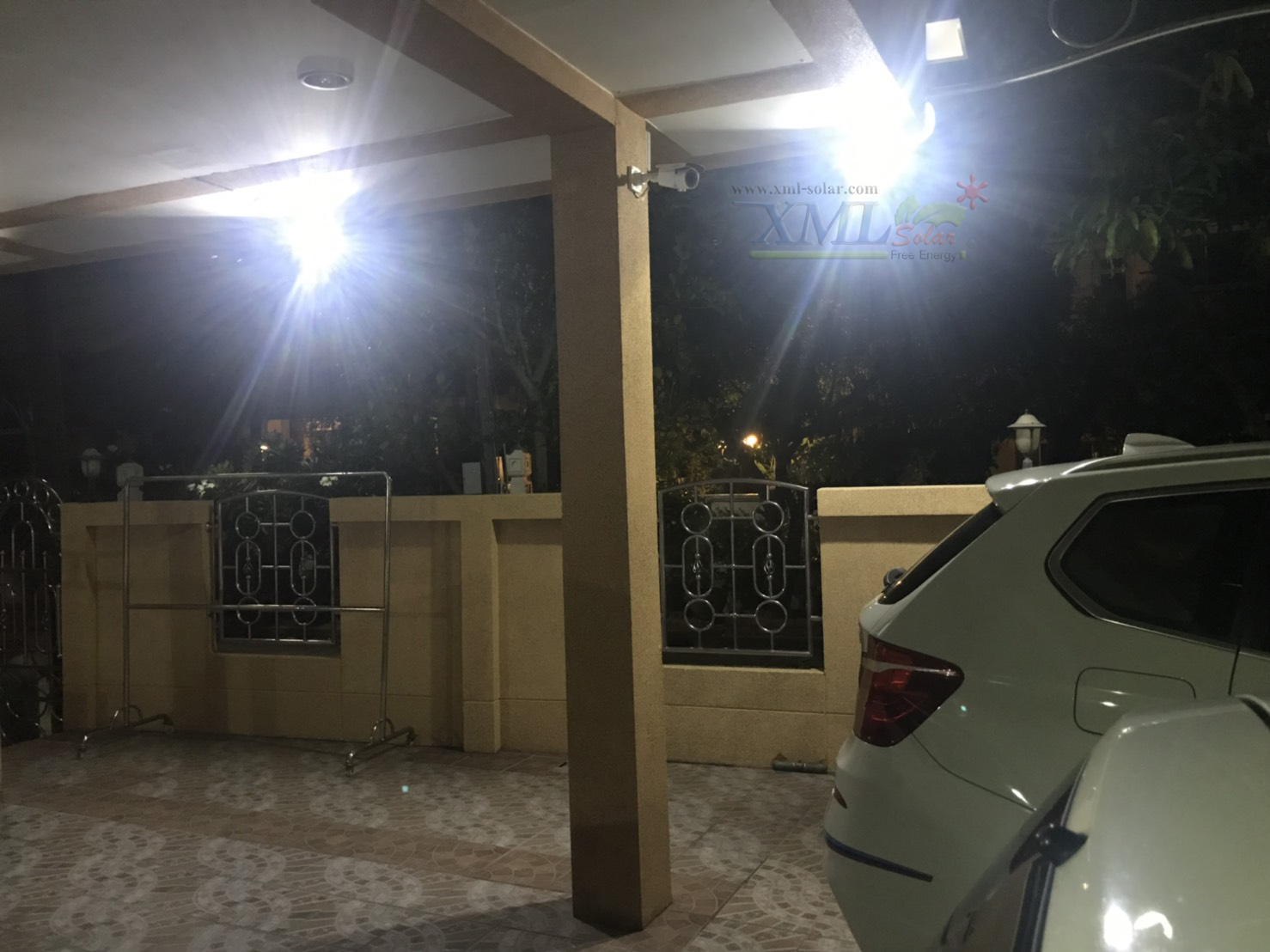 สปอร์ตไลท์โซล่าเซลล์ 25 W. รุ่นใหม่ JD8825L (แสง : ขาว)