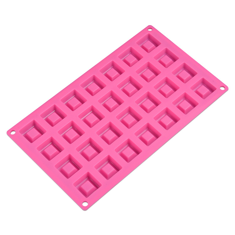 โมล(Mold) แม่พิมพ์ซิลิโคน ทำวุ้น ขนม สบู่ งานdiy รูปสี่เหลี่ยม 28 ช่อง (7 G.)