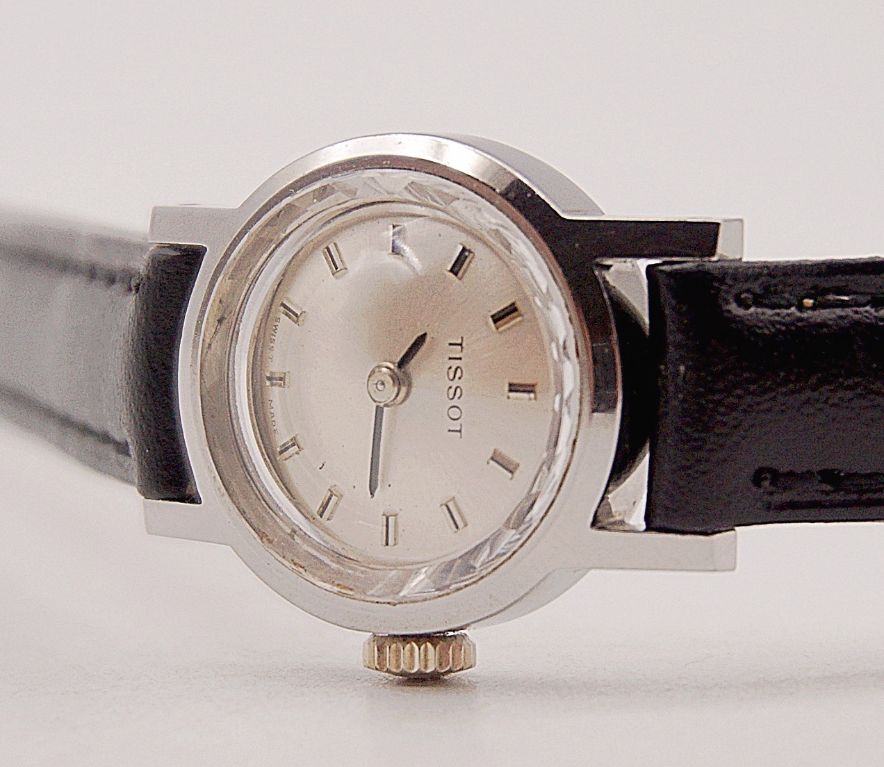 นาฬิกาเก่า TISSOT ไขลาน (นาฬิกาผู้หญิง)