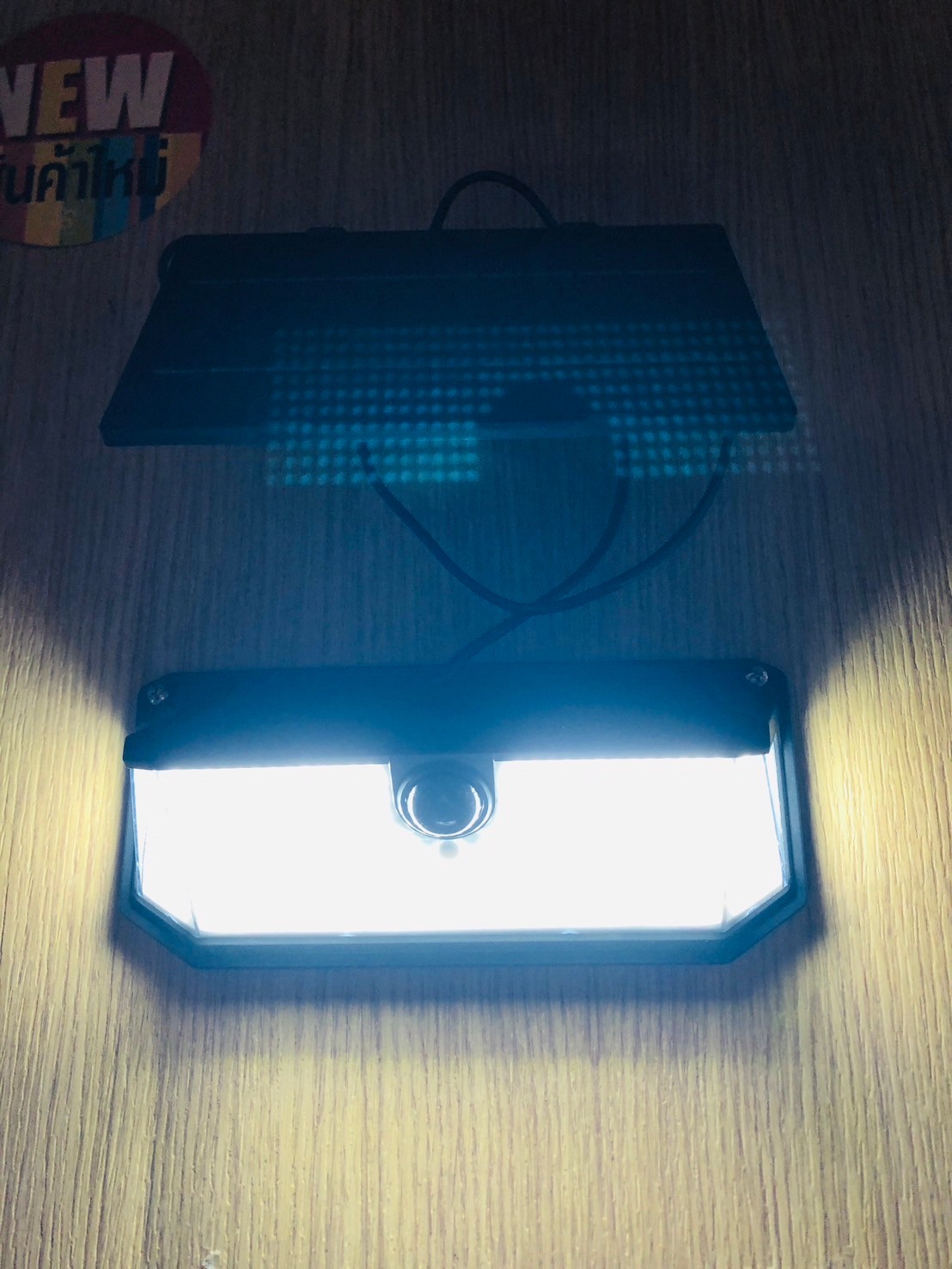 โคมไฟผนังโซล่าเซลล์ 380LED / 410LED รุ่น MD-SOLAR-H1014 (แสง : ขาว)