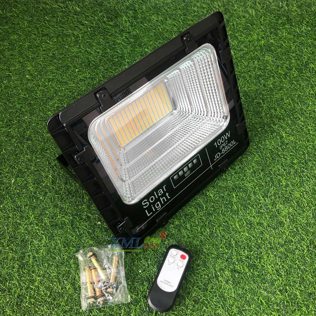 สปอร์ตไลท์โซล่าเซลล์ 100 W. รุ่นใหม่ JD8800L (แสง : เหลืองวอมไวท์)