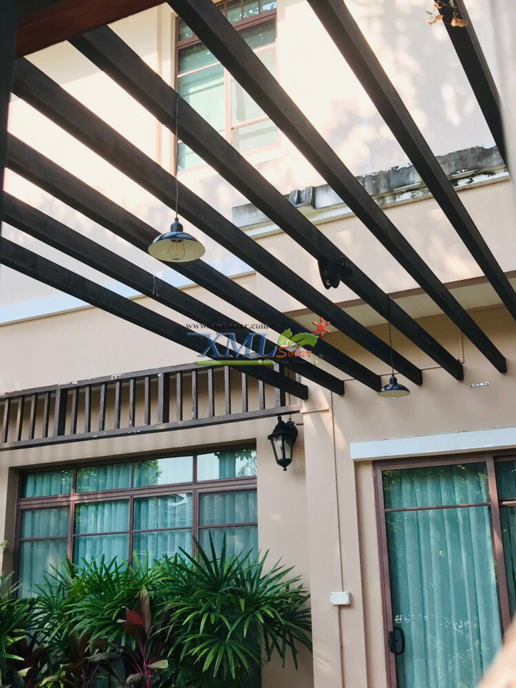 โคมไฟโซล่าเซลล์ ติดเพดาน รุ่นโคมวินเทจ สีดำ (แสง เหลืองวอมไวท์)