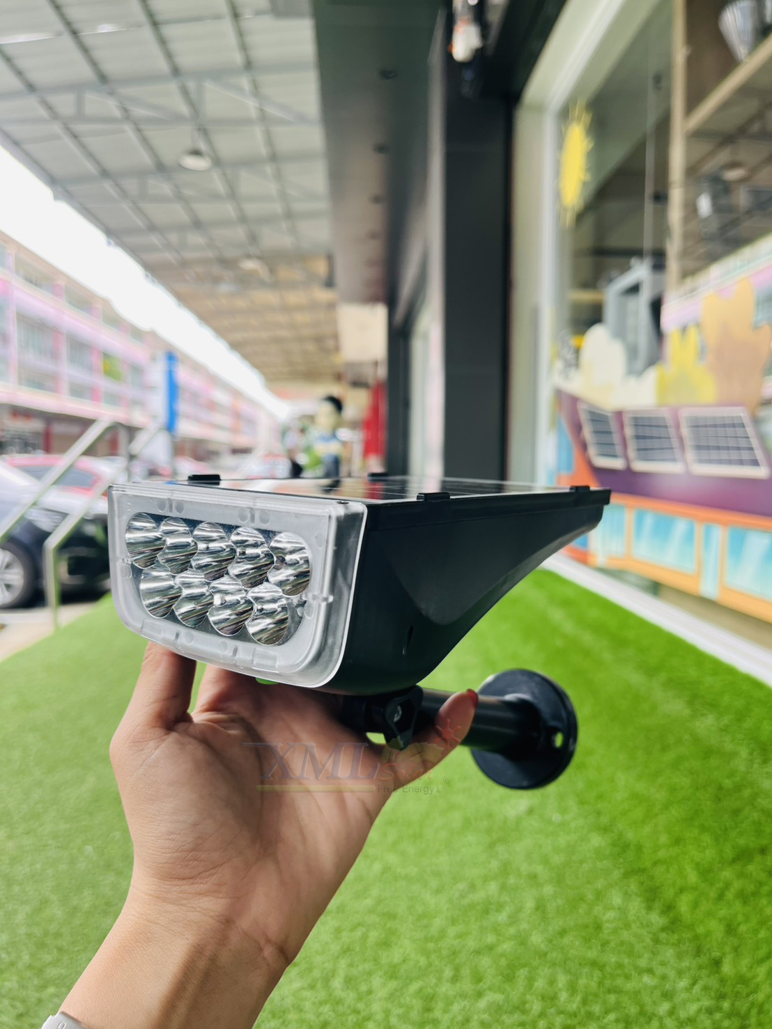 ไฟติดผนังโซล่าเซลล์ รุ่น SSL-02