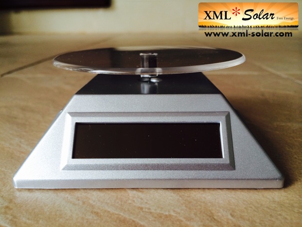 เเท่นโชว์สินค้าหมุนได้ พลังเเสงอาทิตย์ (รุ่น สีเทา)