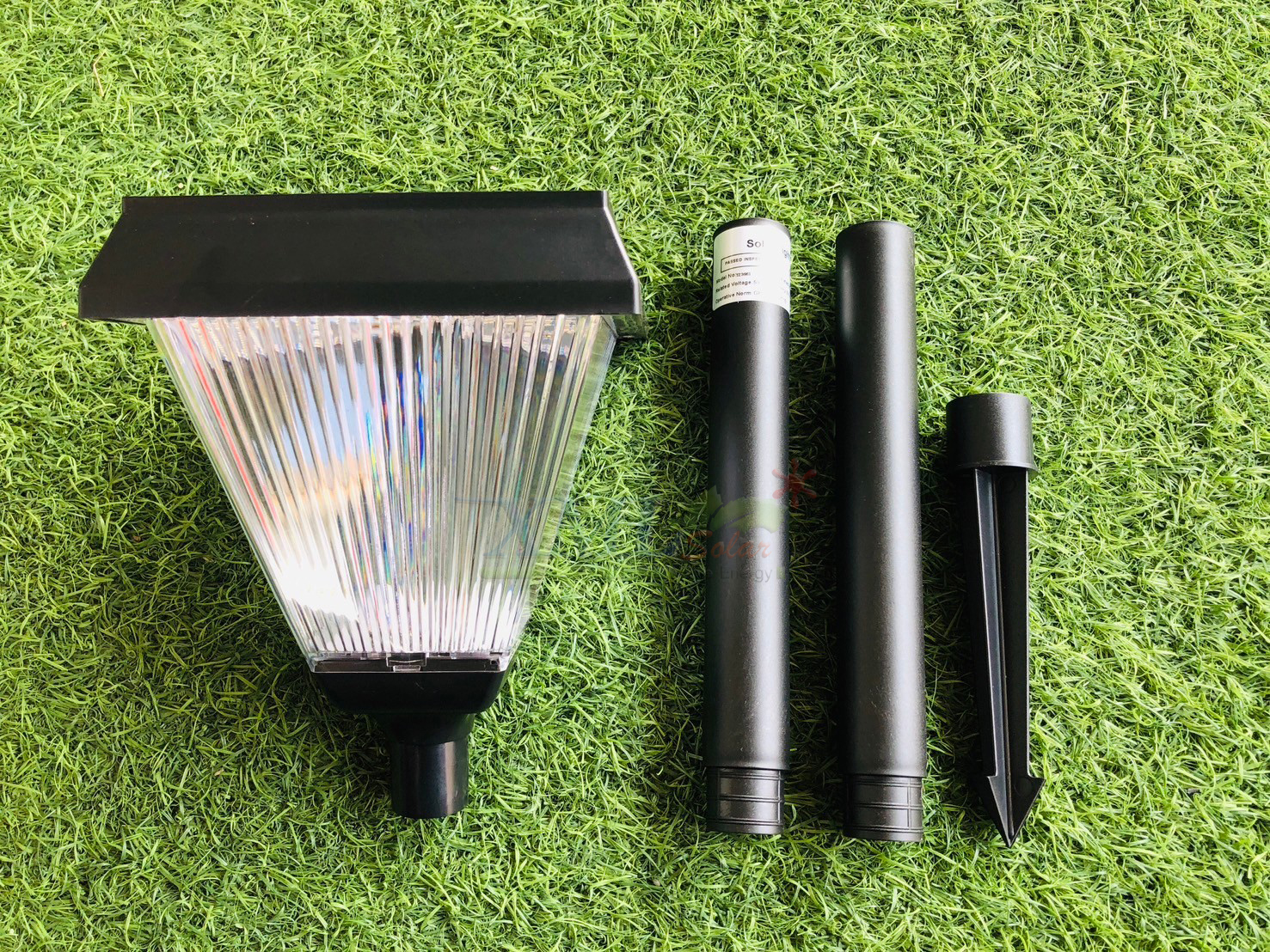 ไฟปักสนามโซล่าเซลล์ รุ่น DC-3661 (เปิดได้ 2 แสง)