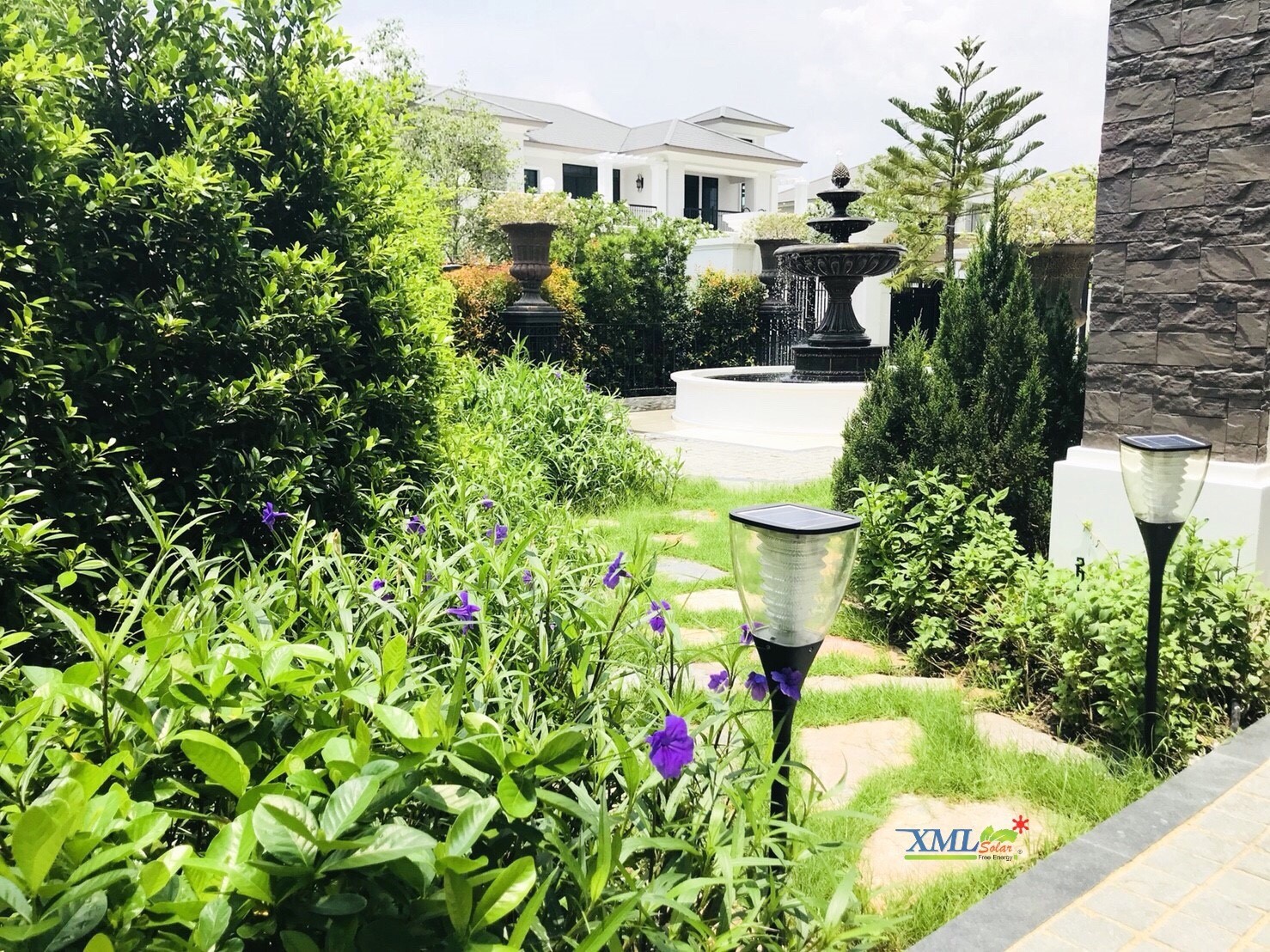 ไฟตั้งพื้นสนามโซล่าเซลล์ ทรงถ้วย (เเสง : เหลืองวอมไวท์)(1 แถม 1)