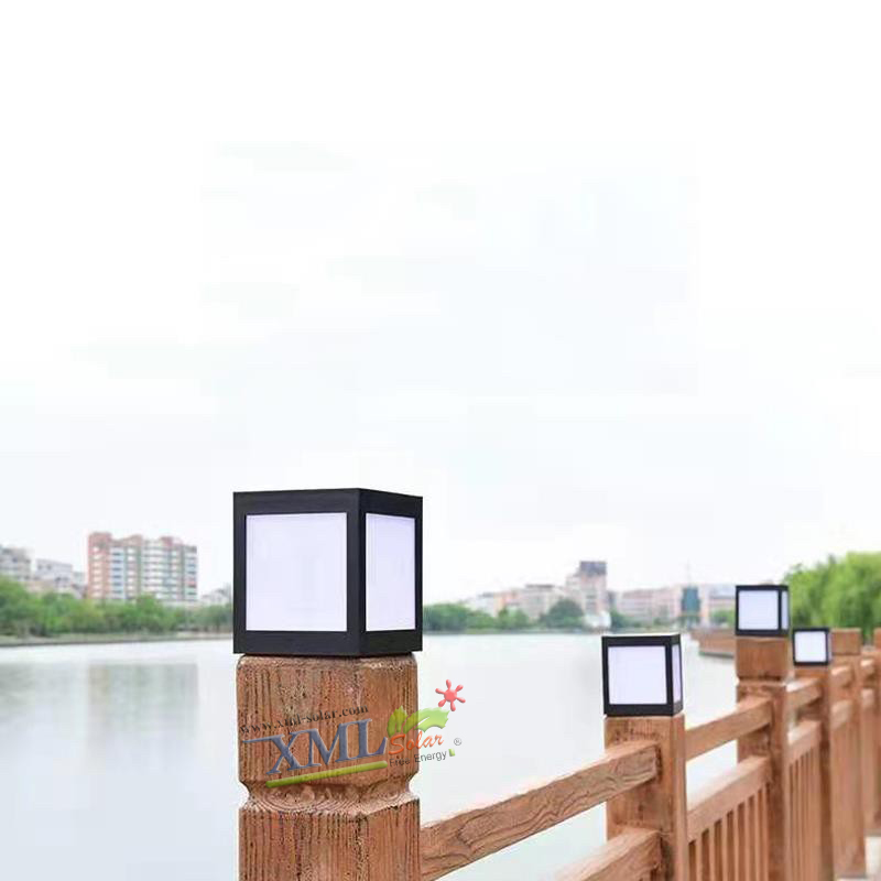 โคมไฟหัวเสาโซล่าเซลล์ ทรงสี่เหลี่ยมยกสูง (แสง : เหลืองวอมไวท์)
