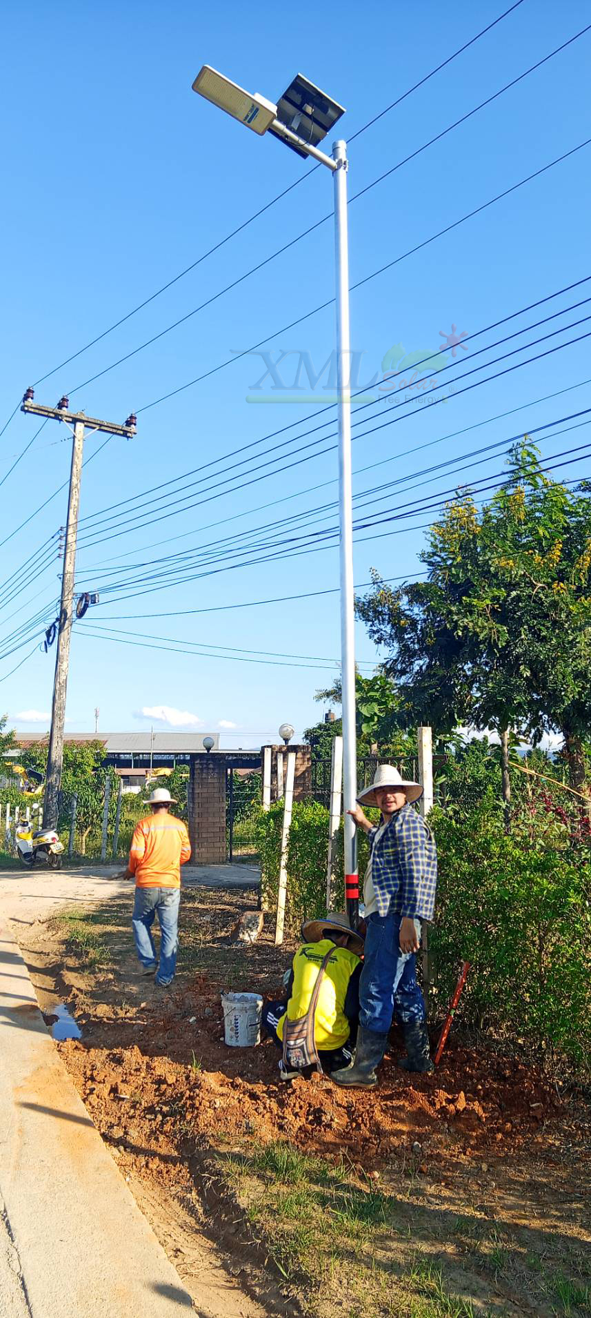 โคมไฟถนนโซล่าเซลล์ 600W รุ่น MD-SLT30-600W (แสง : ขาว)