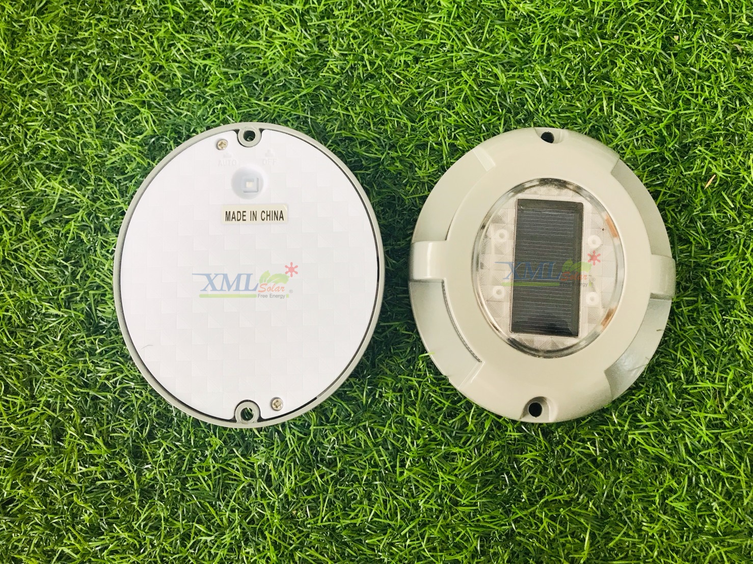 โคมไฟฝังพื้นโซล่าเซลล์ 4 LED