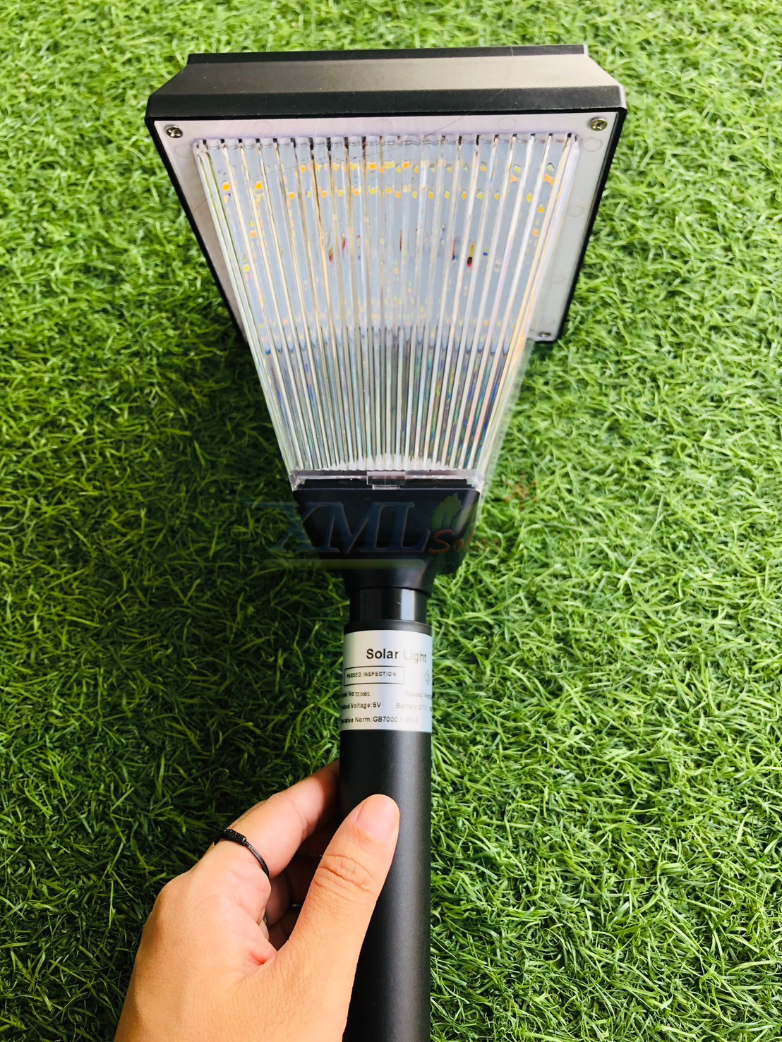 ไฟปักสนามโซล่าเซลล์ รุ่น DC-3661 (เปิดได้ 2 แสง)