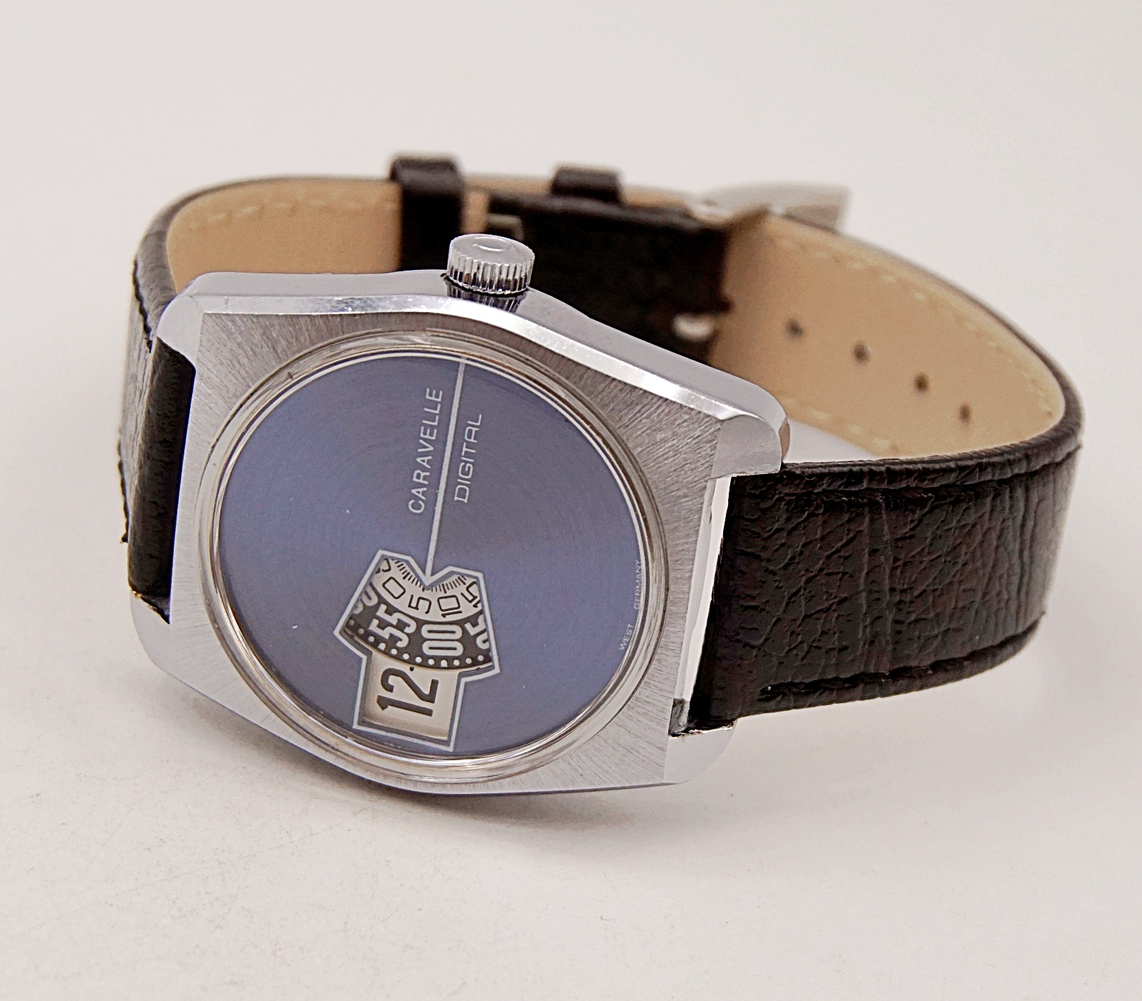 นาฬิกาเก่า CARAVELLE ไขลาน (Jump Hour)